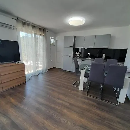 Mint-vacation House בית נופש Žman